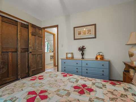 Bedroom - 635 Hickory Ct, Lake Summerset, IL 61019 photo 2 of 4