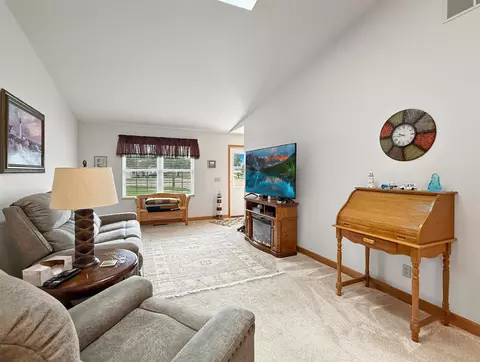 Living - 562 Pine Meadow Dr, Dixon, IL 61021 photo 1 of 6