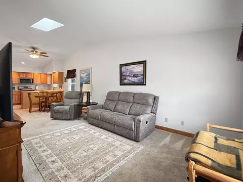 562 Pine Meadow Dr, Dixon, IL 61021 photo 3