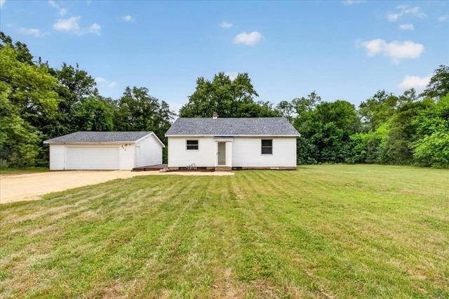 802 Darwin Dr, Machesney Park, IL 61115