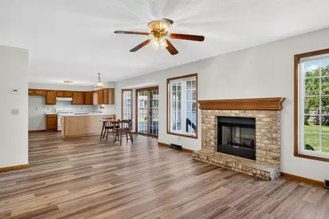 Living - 735 N Kristi Dr, Byron, IL 61010 photo 8 of 9
