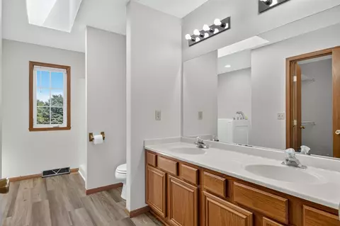 Bath - 735 N Kristi Dr, Byron, IL 61010 photo 2 of 4
