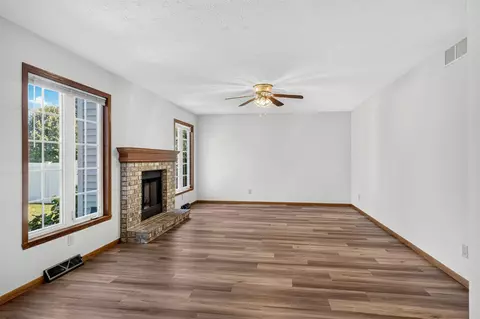 Living - 735 N Kristi Dr, Byron, IL 61010 photo 6 of 9