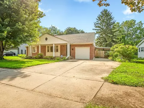 110 S Calvin Park Blvd, Rockford, IL 61108