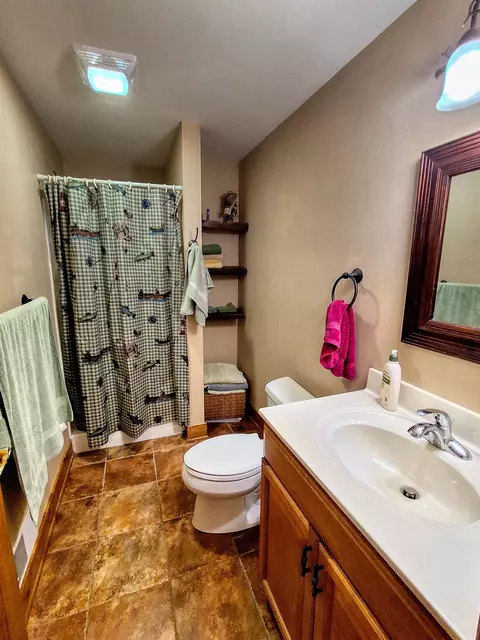 Bath - 23-99 Brighton Ct, Lanark, IL 61046 photo 3 of 3