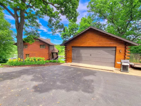 Exterior - 23-99 Brighton Ct, Lanark, IL 61046 photo 12 of 15