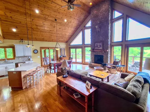 Living - 23-99 Brighton Ct, Lanark, IL 61046 photo 3 of 6