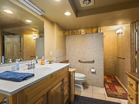 Bath - 520 Division St, Pecatonica, IL 61063 photo 4 of 5