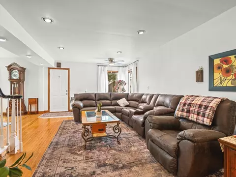 Living - 520 Division St, Pecatonica, IL 61063 photo 4 of 6