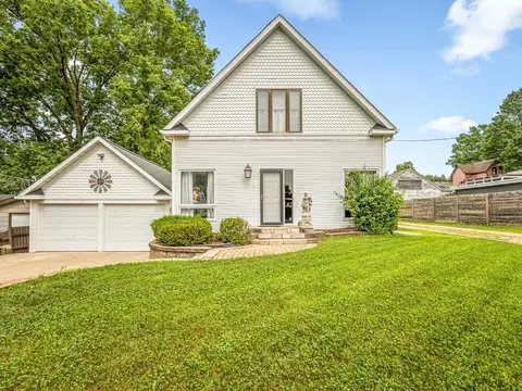 Exterior - 520 Division St, Pecatonica, IL 61063 photo 7 of 7
