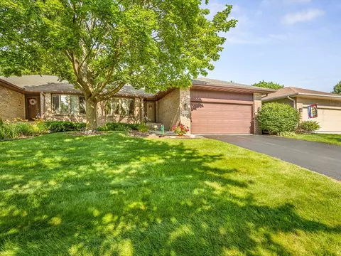 1130 Fox Chase Ln, Rockford, IL 61107