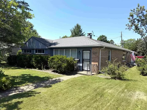 1614 Rebecca Dr, Rockford, IL 61107