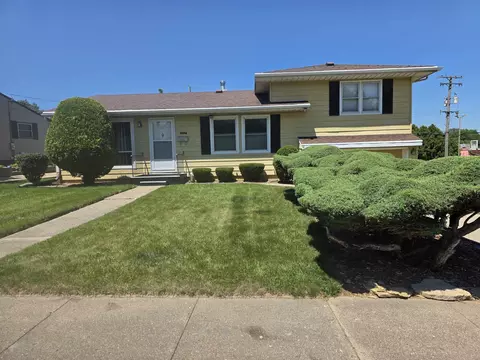 1402 Winter Dr, Freeport, IL 61032 photo 1