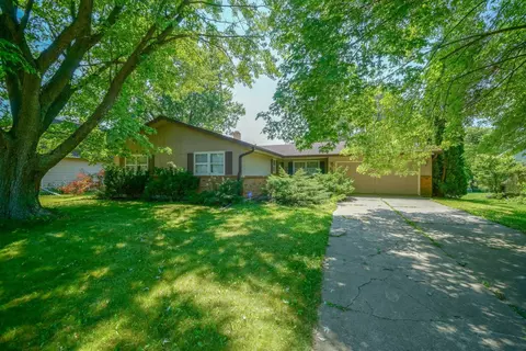 210 Drake, Rochelle, IL 61068