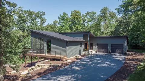 8383 W Mound Rd, Lena, IL 61048