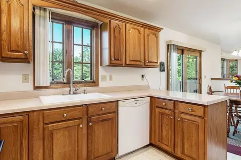 Kitchen - 501 Dori Ct, Pecatonica, IL 61063 photo 4 of 5