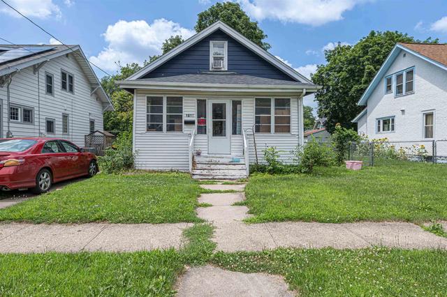 1816 Latham St, Rockford, IL 61103