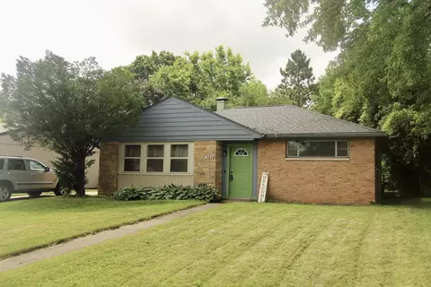 4717 Highcrest Rd, Rockford, IL 61107