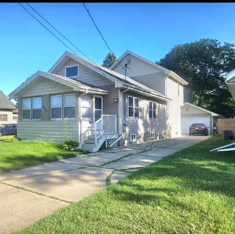 234 Pearl Ave, Loves Park, IL 61111