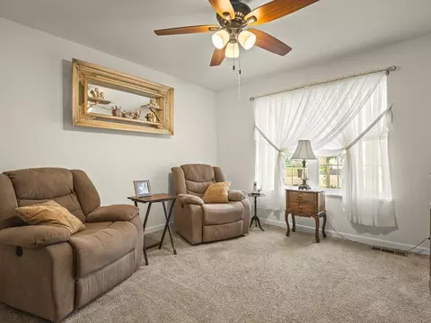 Living - 910 Madison Ave, Mchenry, IL 60050 photo 4 of 4