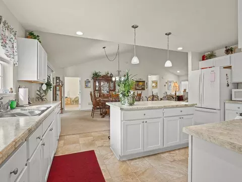 Kitchen - 910 Madison Ave, Mchenry, IL 60050 photo 3 of 6