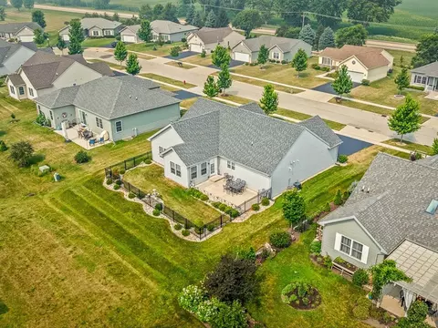 View/Area - 910 Madison Ave, Mchenry, IL 60050 photo 3 of 5