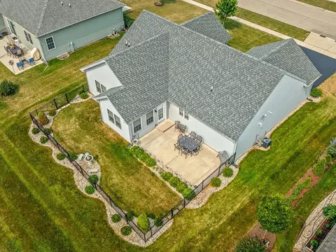 View/Area - 910 Madison Ave, Mchenry, IL 60050 photo 4 of 5