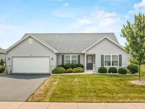Exterior - 910 Madison Ave, Mchenry, IL 60050 photo 1 of 13