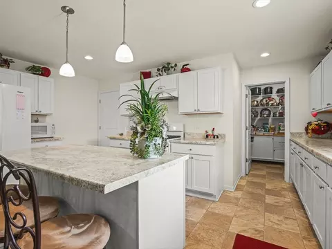 Kitchen - 910 Madison Ave, Mchenry, IL 60050 photo 5 of 6