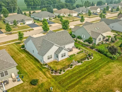 View/Area - 910 Madison Ave, Mchenry, IL 60050 photo 2 of 5