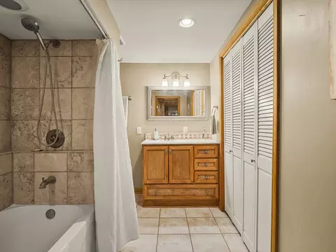 Bath - 3680 Grove Rd, Pecatonica, IL 61063 photo 2 of 2