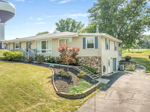 Exterior - 3680 Grove Rd, Pecatonica, IL 61063 photo 2 of 4