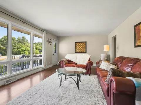 Living - 3680 Grove Rd, Pecatonica, IL 61063 photo 3 of 7