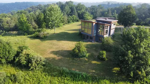 1022 S Devils Ladder Rd, Galena, IL 61036