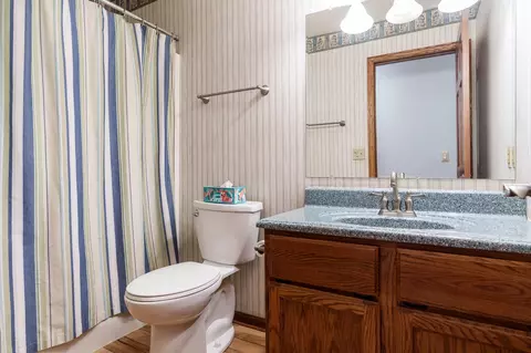 Bath - 203 S Ulster, Cherry Valley, IL 61016 photo 3 of 4