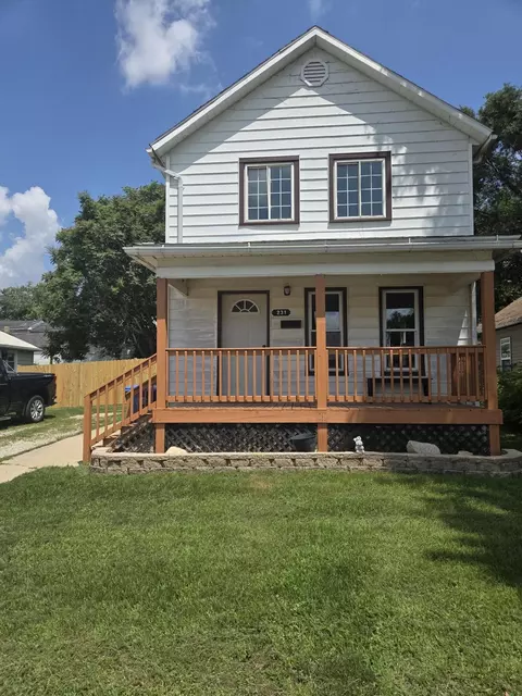 231 2nd St, Lasalle, IL 61301