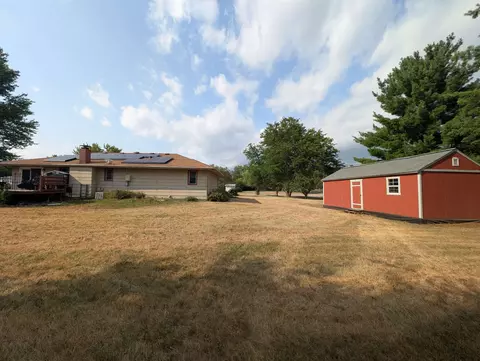 Exterior - 4367 Straw Ln, Roscoe, IL 61073 photo 2 of 4