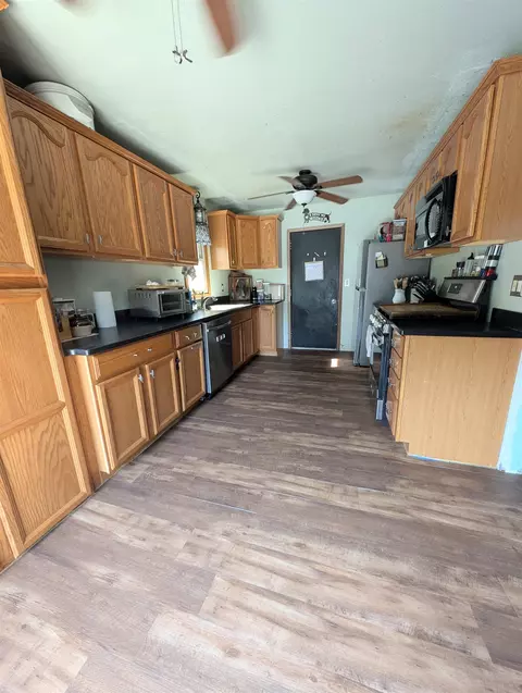 Kitchen - 4367 Straw Ln, Roscoe, IL 61073 photo 2 of 2