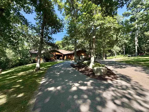 Exterior - 21 Timber Shore Dr # -9, Lanark, IL 61046 photo 5 of 15