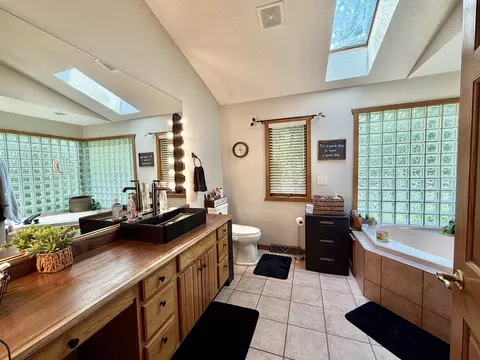Bath - 21 Timber Shore Dr # -9, Lanark, IL 61046 photo 1 of 2
