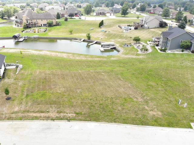 1213 Summerland Ky, Machesney Park, IL 61103