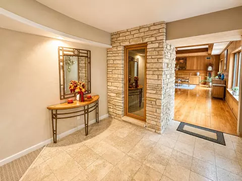 Entry Way - 7328 Kinnikinnick Dr, Roscoe, IL 61073 photo 1 of 2