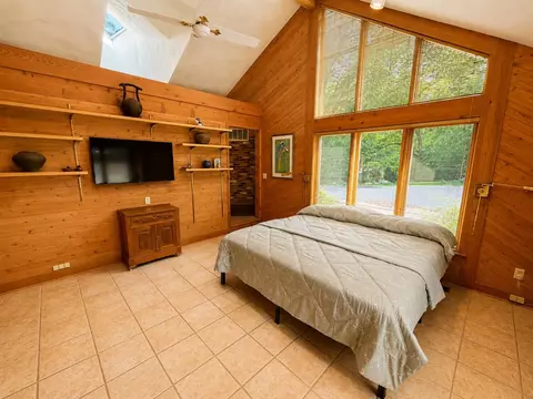 Bedroom - 7328 Kinnikinnick Dr, Roscoe, IL 61073 photo 3 of 14