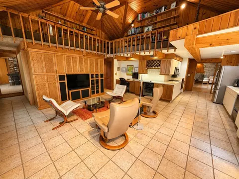 Living - 7328 Kinnikinnick Dr, Roscoe, IL 61073 photo 7 of 14