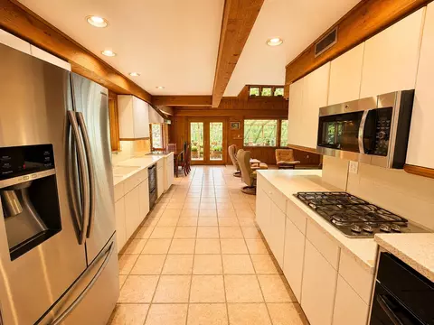 Kitchen - 7328 Kinnikinnick Dr, Roscoe, IL 61073 photo 1 of 5