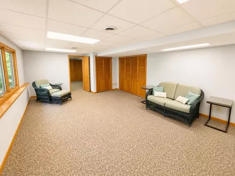 Living - 7328 Kinnikinnick Dr, Roscoe, IL 61073 photo 14 of 14