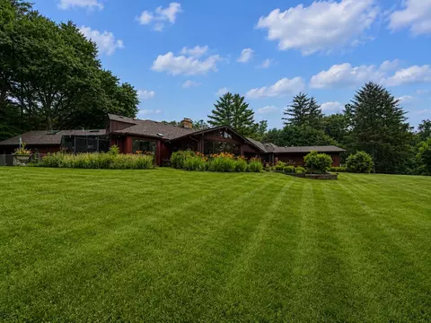 Exterior - 7328 Kinnikinnick Dr, Roscoe, IL 61073 photo 8 of 17