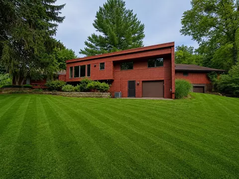 Exterior - 7328 Kinnikinnick Dr, Roscoe, IL 61073 photo 14 of 17