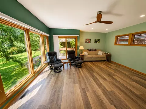 Living - 7328 Kinnikinnick Dr, Roscoe, IL 61073 photo 12 of 14