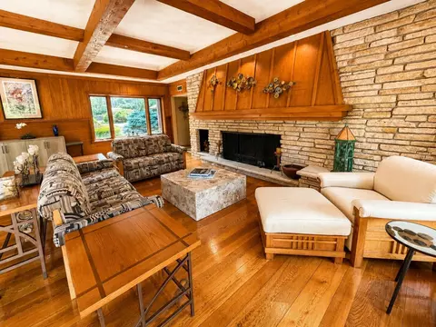 Living - 7328 Kinnikinnick Dr, Roscoe, IL 61073 photo 2 of 14